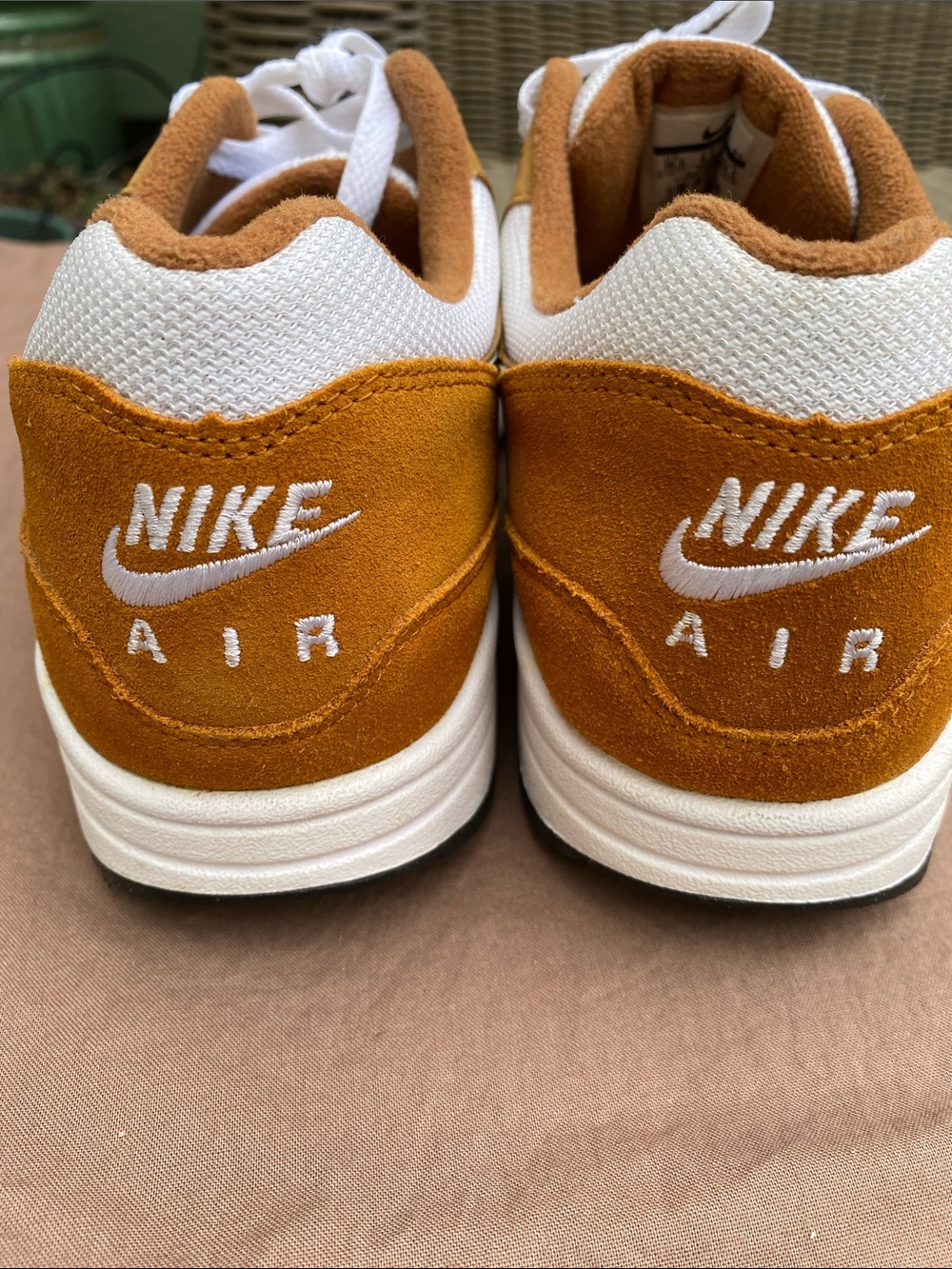 Nike Air Max 1 Premium Retro “Curry” White and Mustard Suede Mesh Trainer - Picture 4 of 16